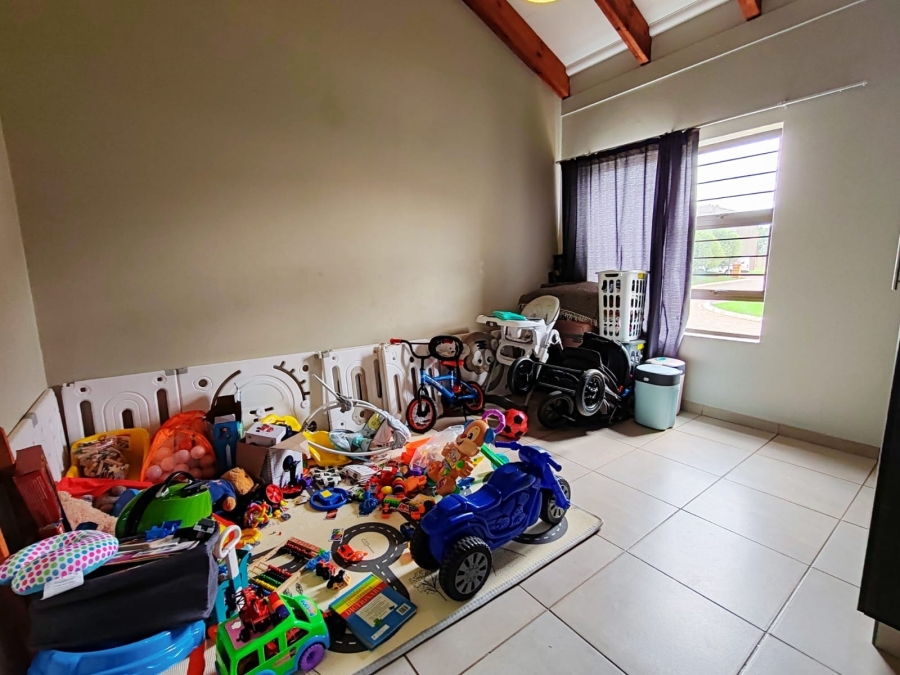 4 Bedroom Property for Sale in Grimbeeck Park North West